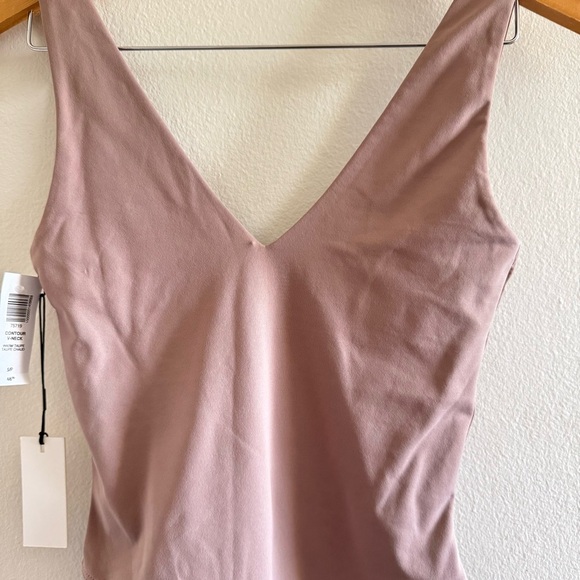 NWT Aritzia Babaton Contour V-Neck Taupe Bodysuit size Small - Picture 6 of 10